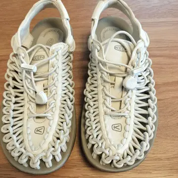 KEEN 킨 UNEEK 유니크 샌들 화이트 25cm