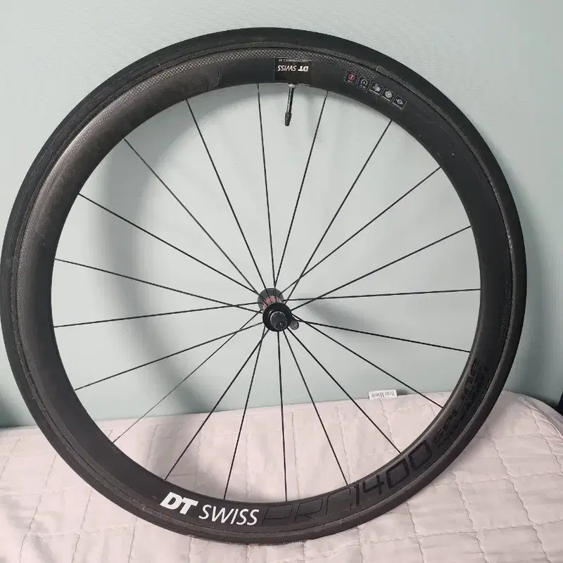 DT Swiss PRC 1400 풀카본프론트 못쓰는 매물