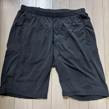 THE NORTH FACE x 블랙 숏팬츠