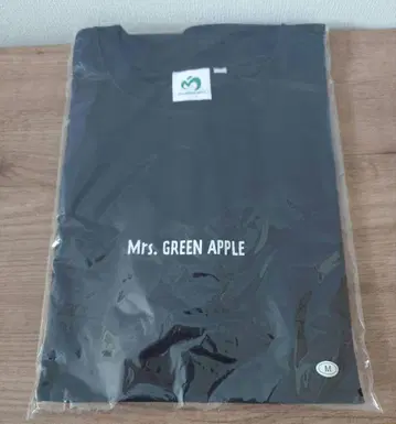 젠진 Mrs. GREEN APPLE WELTRAUM T-shirt