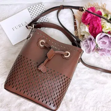 새상품급 FURLA 훌라 2way 숄더백 가죽 복조리 브라운