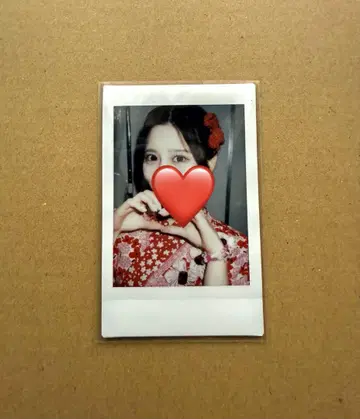 츠키아시 아마네 유카타 의상 폴라로이드