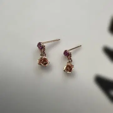 K10 각인 있음 로즈 모티브 귀걸이