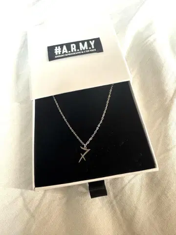 BTS 타투 목걸이 V