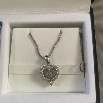 Royal Crossfor 하트형 목걸이