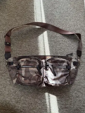 카모 패턴 숄더백 라나이 트랜짓 lanai transit