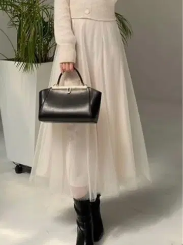 스나이델 튤 스커트 아이보리 롱 플레어 스커트