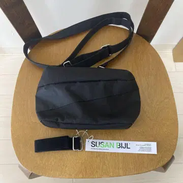 SUSAN BIJL 뱀 백 S BLACK&BLACK 벨트 포함