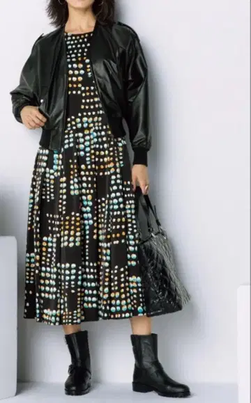 새상품급 DAMA collection 플레어 롱 원피스 랜덤 도트 무늬