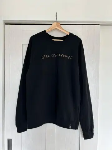 GIRL SKATEBOARDS 맨투맨