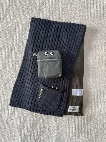 UNIQLO ANYA HINDMARCH 콜라보 머플러와 에코백 2세트