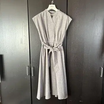 MAJESTIC LEGON 그레이 미디 기장 드레스