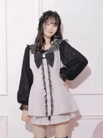 노에미 (NOEMIE) 백 레이스업 세일러 셋업