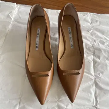 PELLICO 브라운 펌프스 38.5 cm (새상품급)