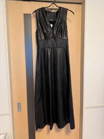 ZARA 블랙 가죽풍 원피스 XS