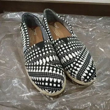 [ 새상품 ] TOMS 모노톤 슬립온 톰스 23cm 에스파드리유
