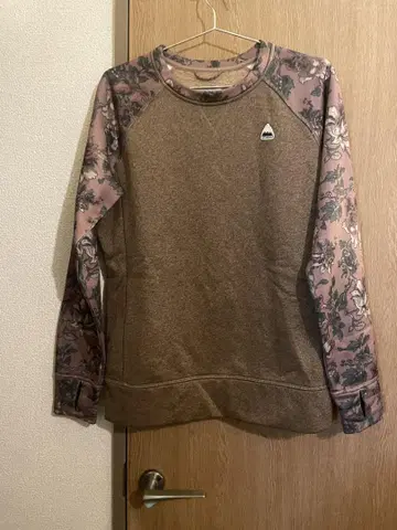 Burton 트레이닝복