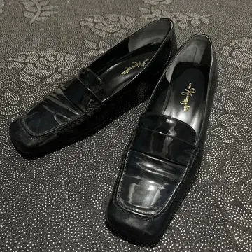 에나멜 블랙 로퍼 24.5cm