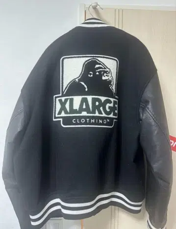 XLARGE 바시티 자켓 블랙