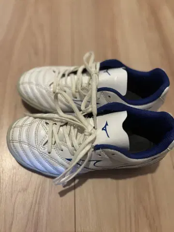미즈노 축구화 화이트/블루
