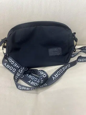 GREGORY 블랙 숄더백 프릭스스토어