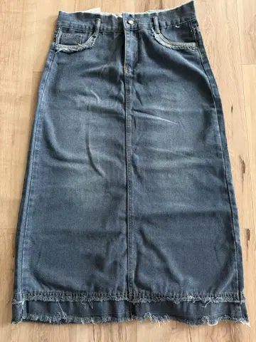 새상품 다크 블루 데님 스커트 프린지 밑단