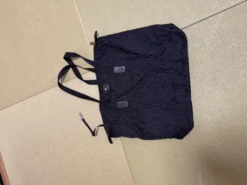 블랙 나일론 토트백 로고
