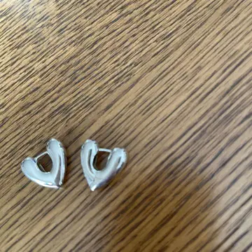 ANNIKA INEZ 아니카이네즈 하트 귀걸이 Heart Hoops