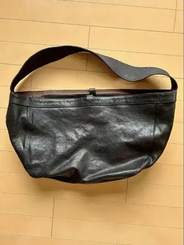T.T NEWSBOY BAG HORSE 가죽 LOT.004