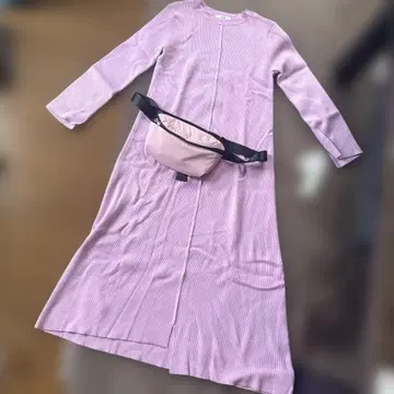 미사용 새상품 emmi atelier 숄더백 포함 리브 니트 원피스