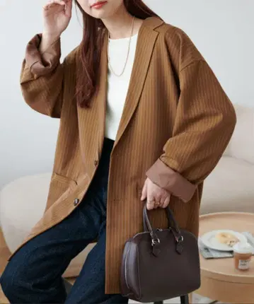 미사용 새상품 디스코트 핀스트라이프 테일러드 자켓 신상 가을 옷