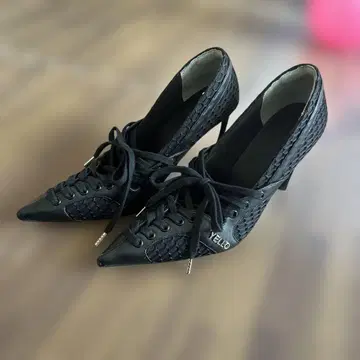yello 블랙 레이스업 하이힐