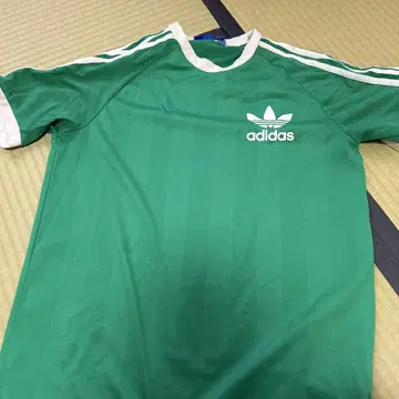 adidas 그린 컬러 반팔 T셔츠 스트라이프