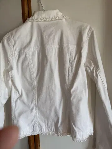 레이스 달린 화이트 자켓