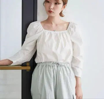 kastane 스퀘어 셔링 블라우스 화이트