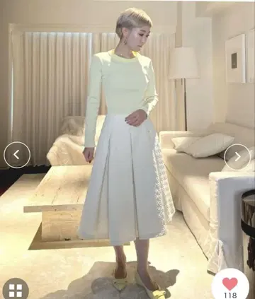 JENNE 화이트 플레어 스커트 롱 기장