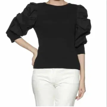 BARNEYS NEWYORK 콤비네이션 볼륨 슬리브 니트 새상품급