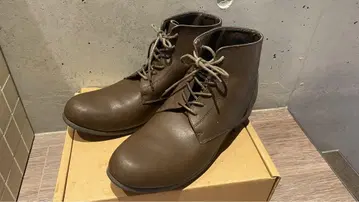 브라운 가죽 레이스업 부츠