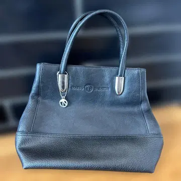 마리오 사바티니 블랙 가죽 핸드백