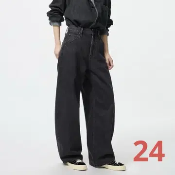 유니클로 배기 커브 청바지 24
