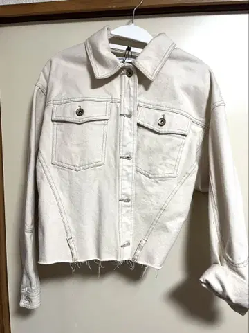 ZARA 화이트 데님 자켓