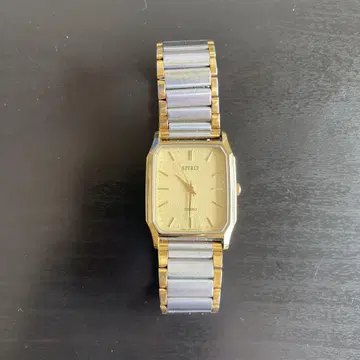 SEIKO SPIRIT 골드 손목시계