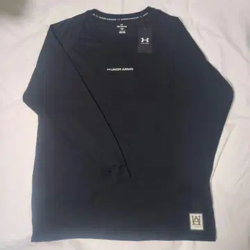 UNDER ARMOUR 블랙 롱 T셔츠 택 포함 새상품