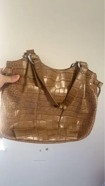 훌라 베이지 크로커다일 패턴 숄더백