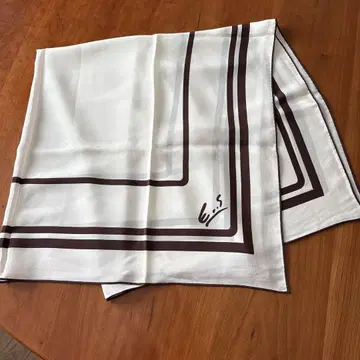 Leilian ORIGINAL 화이트 브라운 스카프
