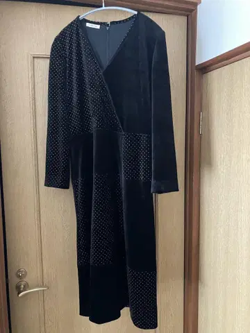 빈티지 블랙 벨벳 V넥 원피스