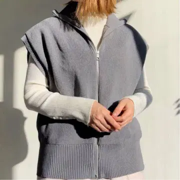 [새상품] VIRAL. 스프링 지퍼 베스트 라이트 그레이