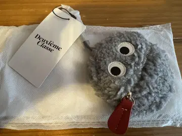 새상품 두지엠 클라세 GOOD GRIEF BOA CHARM 그레이