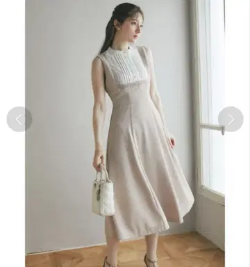 tocco closet 요크 레이스 절개 백 레이스업 배색 원피스