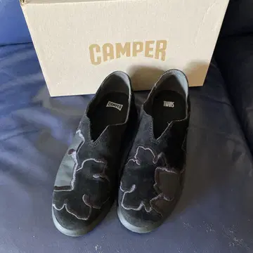 [ 새상품급 ] CAMPER TWINS 블랙 슬립온